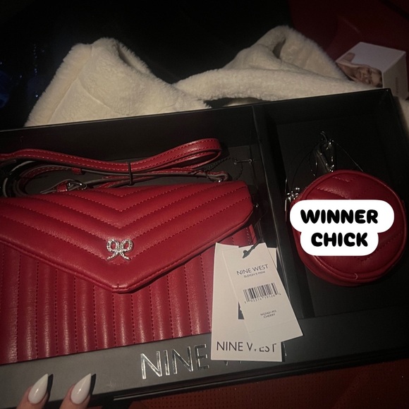 Diizelle is live 🍁 Nov. 3rd - Picture 11 of 16